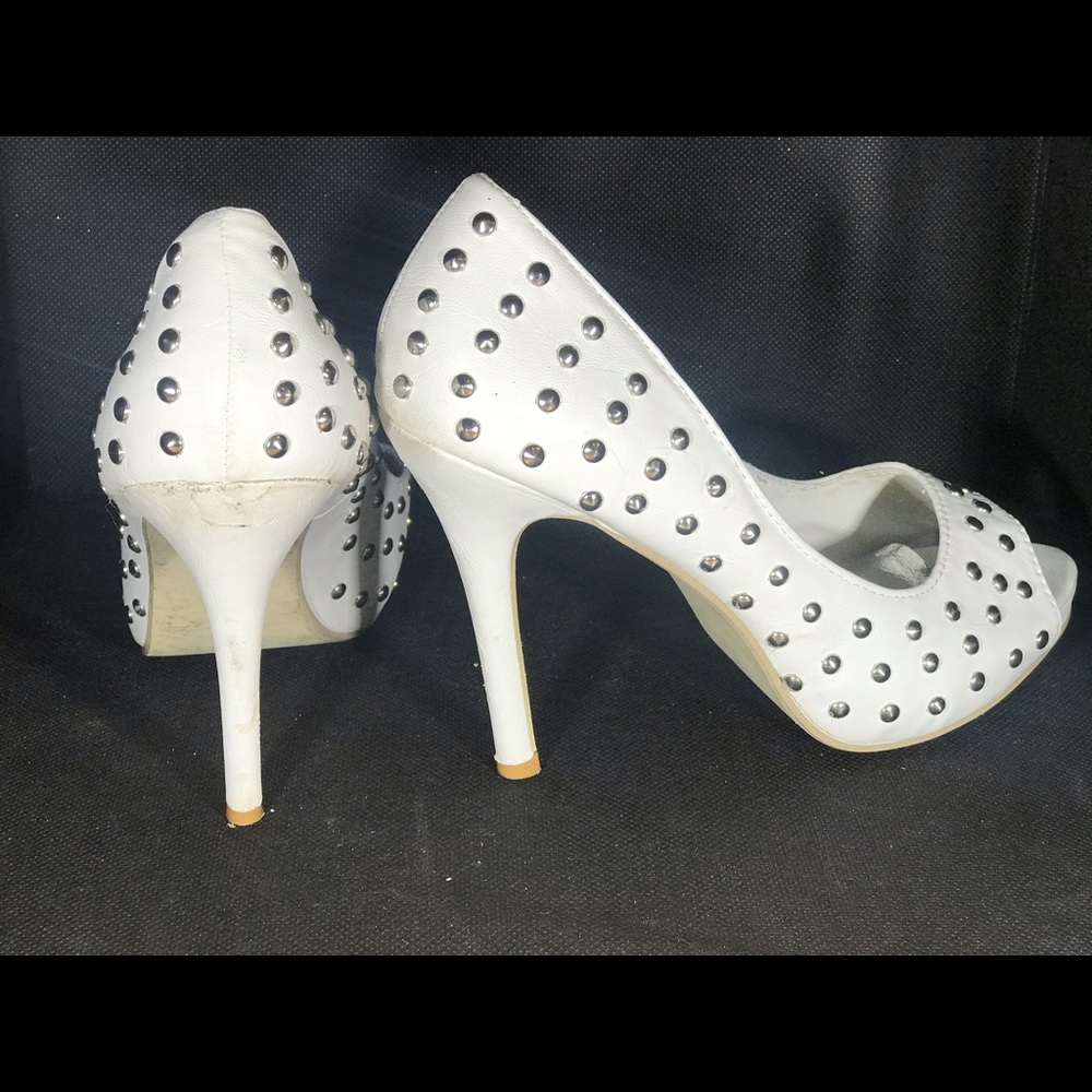 Heels - Picture 3 of 8